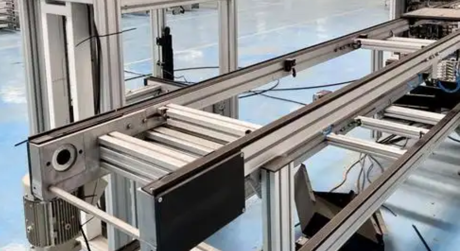 選擇電機驅(qū)動柔性輸送線時，需考慮以下因素